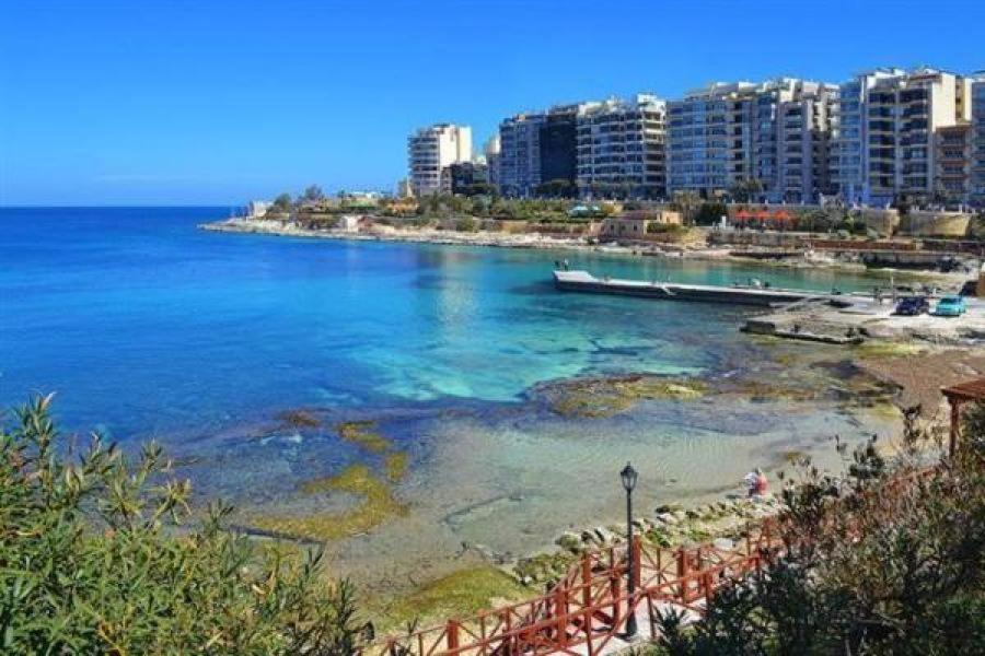 Deluxe Apartment With Valletta And Harbour Views Sliema Bagian luar foto