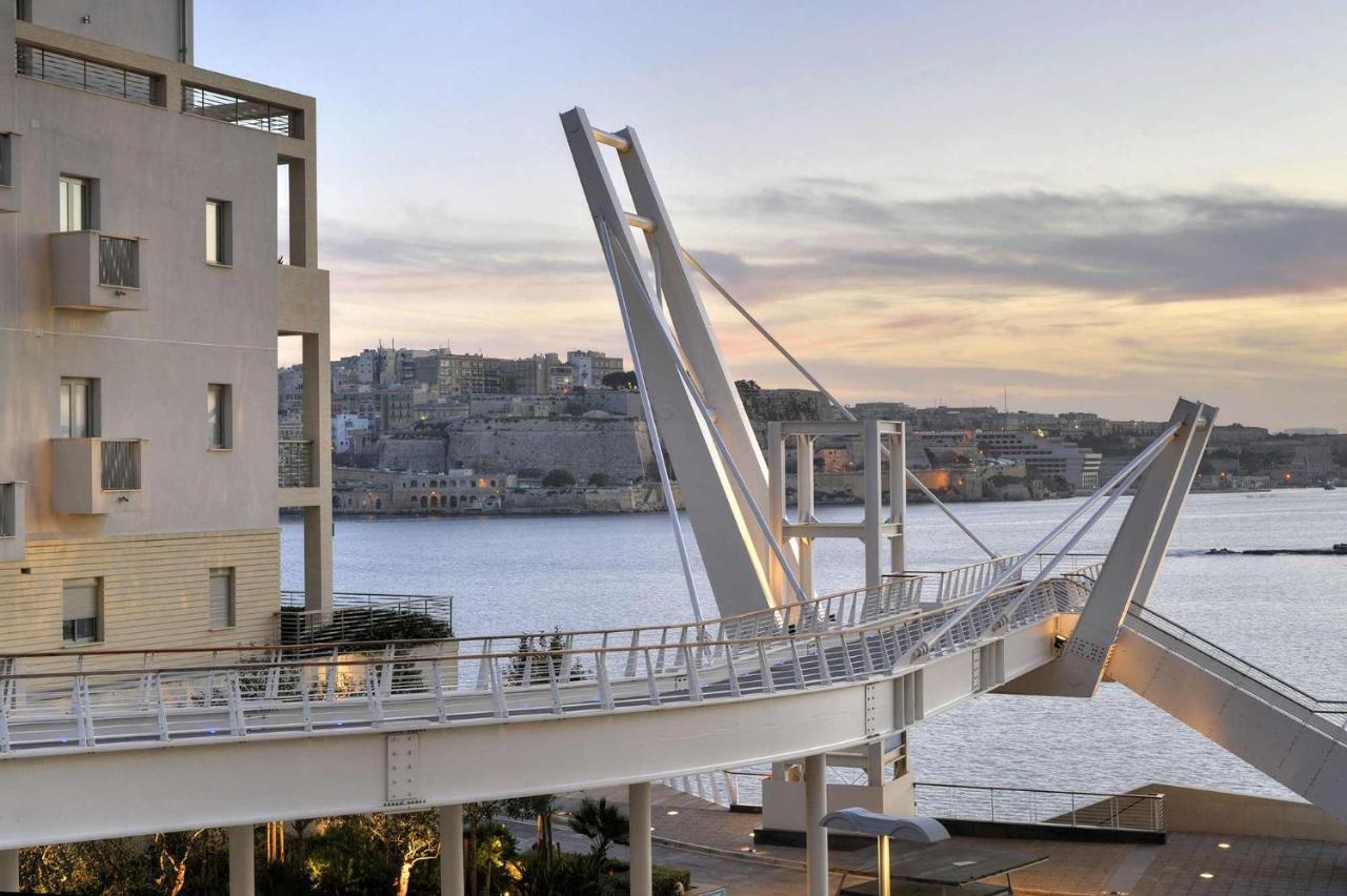 Deluxe Apartment With Valletta And Harbour Views Sliema Bagian luar foto