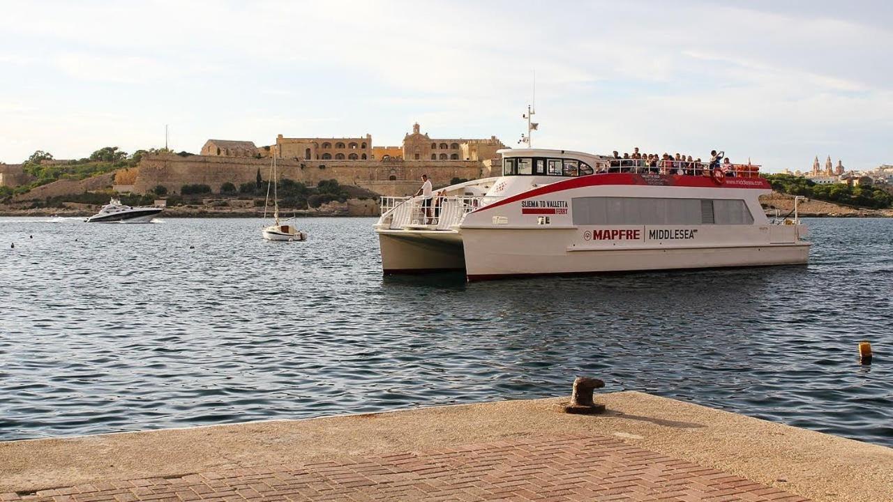 Deluxe Apartment With Valletta And Harbour Views Sliema Bagian luar foto